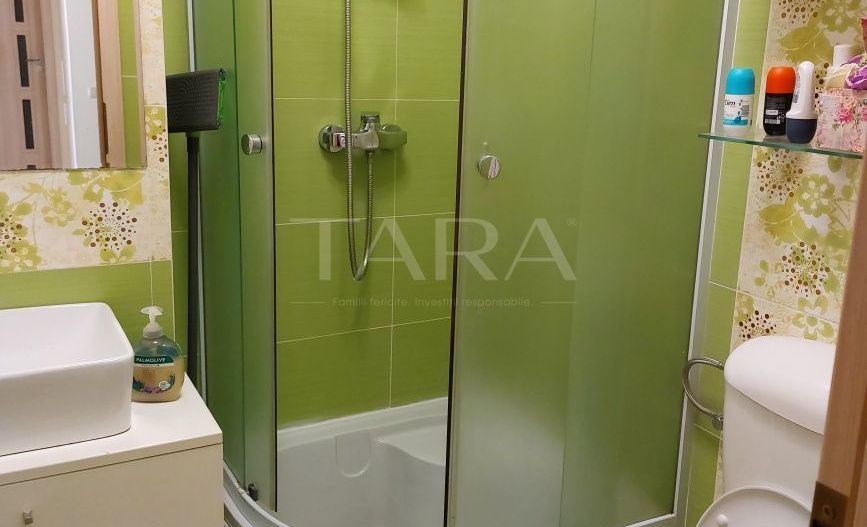 Apartament 4 camere, 78 mp, 2 băi, 2 balcoane,  zona Plopilor. - Poză 6