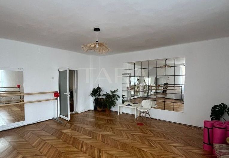 Apartament spațios 6 camere în casă, Andrei Mureșanu - Poză 1