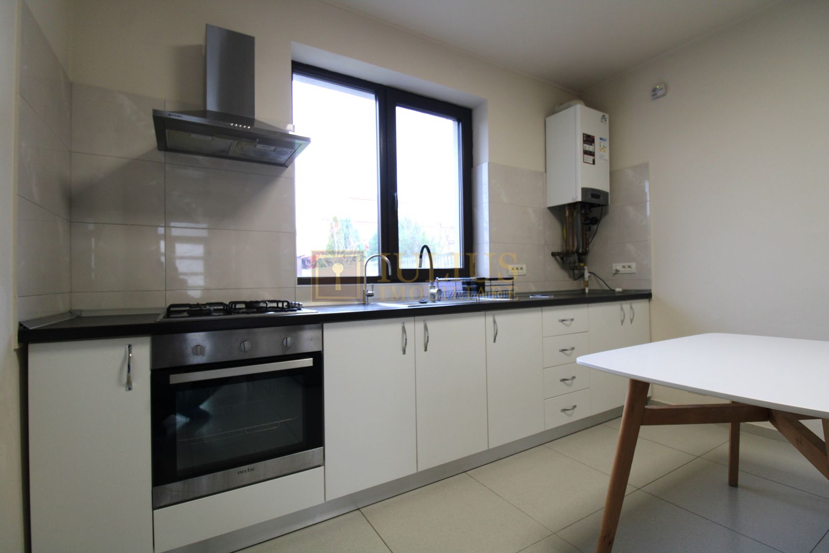 Casa Giroc, 4 camere, 2 bai, curte interioara. - Poză 4