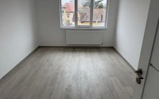 Apartament 2 camere, complet renovat – zonă centrală - Poză 4