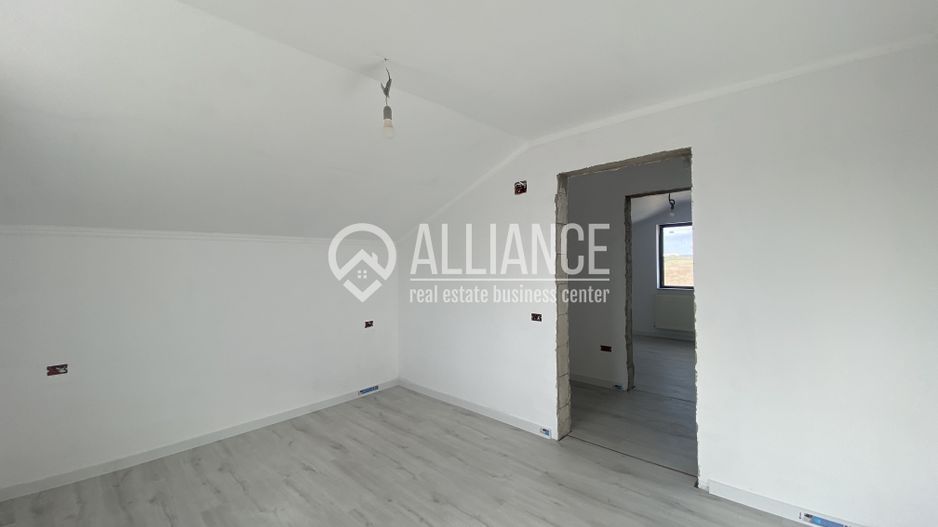 Valu lui Traian (COD 07) Casă P+M cu 5 camere, teren de 517 mp - Poză 17