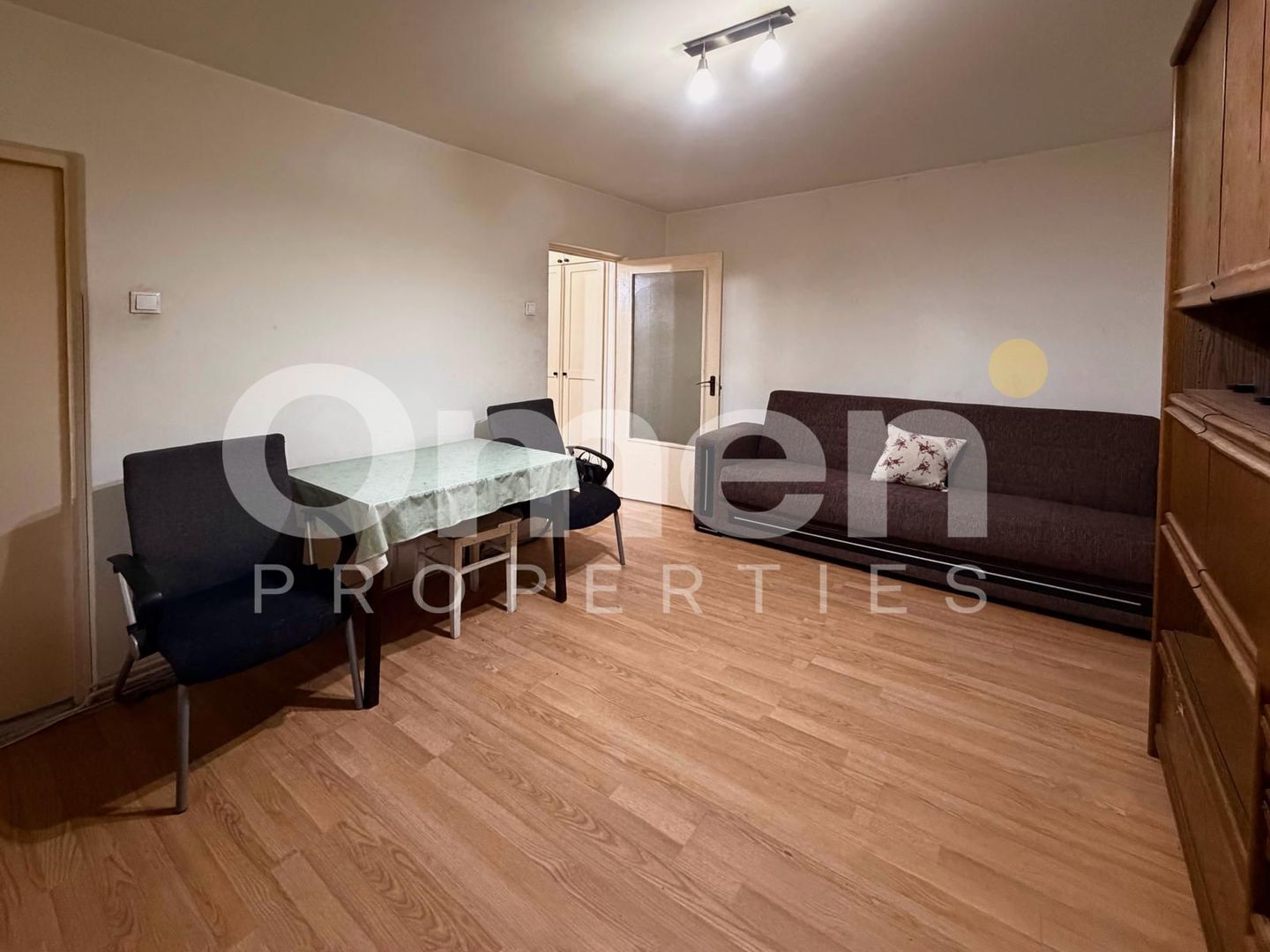 Garsoniera de vanzare, 28 mp, la parter inalt, zona bld. Bucuresti - Poză 2