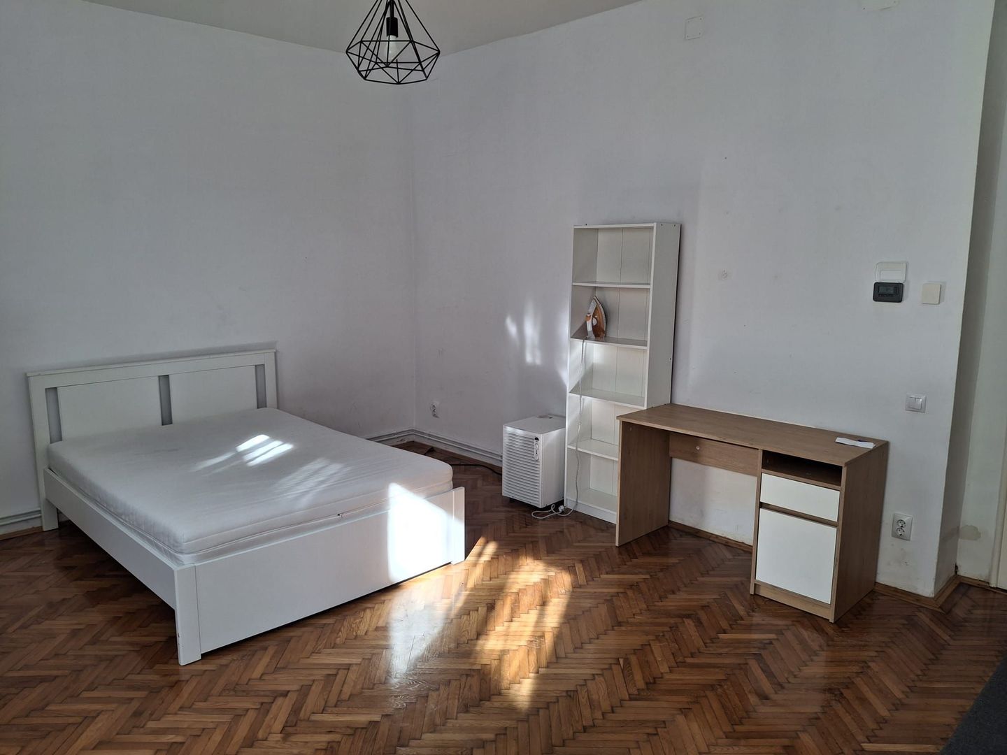 De inchiriat apartament in zona ultracentrala - Poză 5