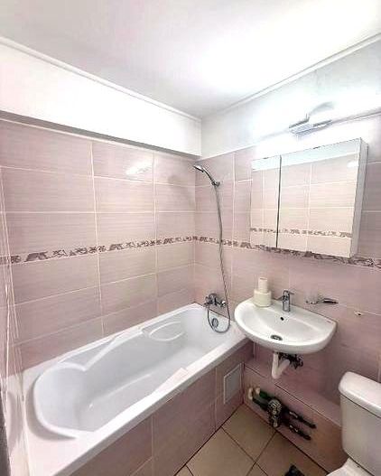 🏡 Închiriez Apartament cu 2 camere renovat, Bd. Basarabiei, etaj 2 - Poză 12