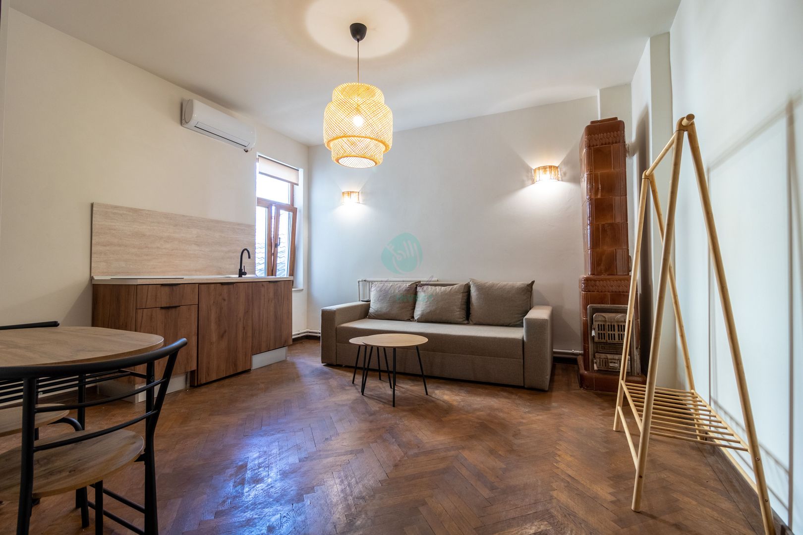 Vila interbelica AIRBNB "la cheie" - Poză 10