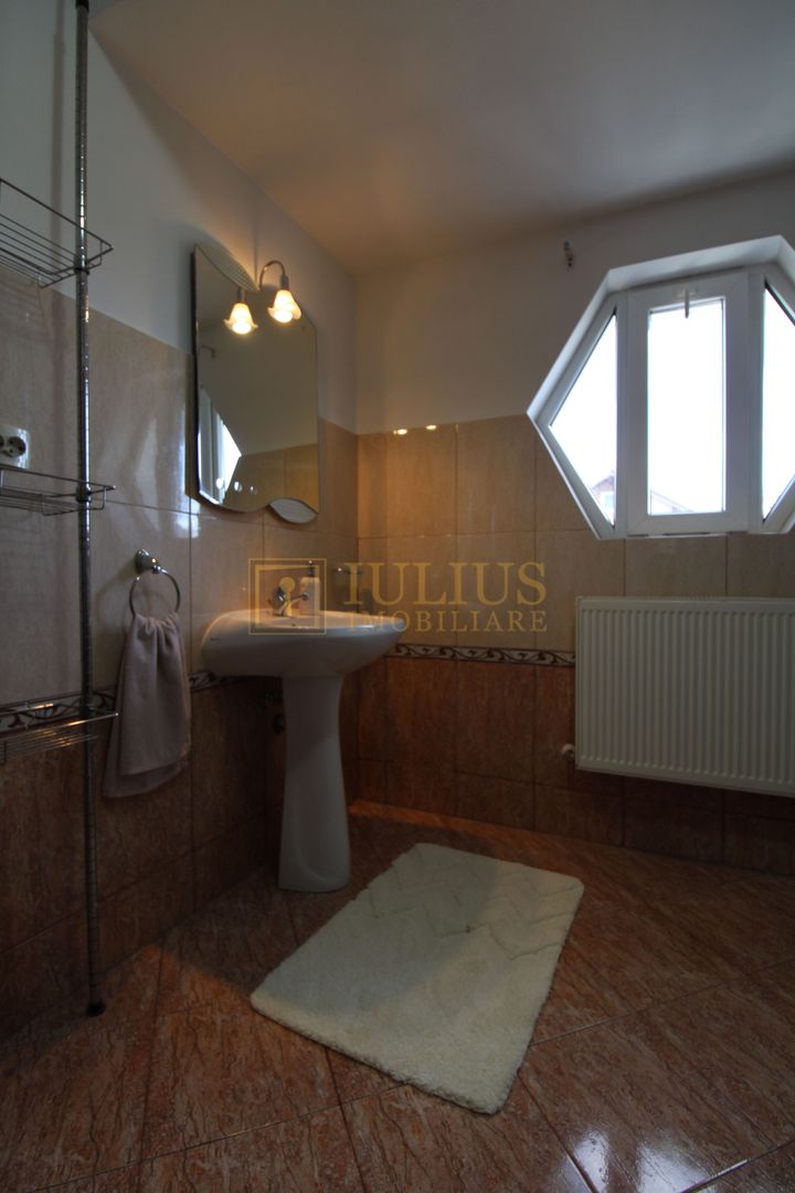 Casa in Blascovici, 5 camere + 3 bai, centrala proprie - Poză 26