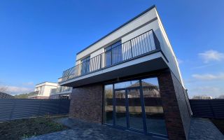 Vânzare, Hi-Tech, 2 nivele, 3 camere, str. Budești, Colonița. - Poză 1