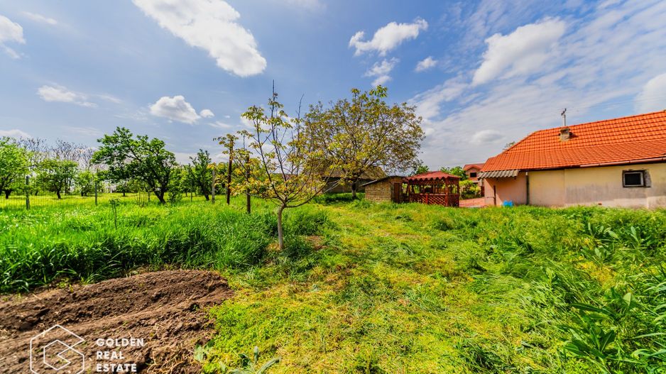 Casa situata in comuna Seitin, la cheie - Poză 27