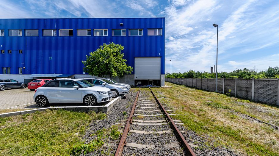 REZERVAT: Hală industrială cu platformă betonată - Poză 4