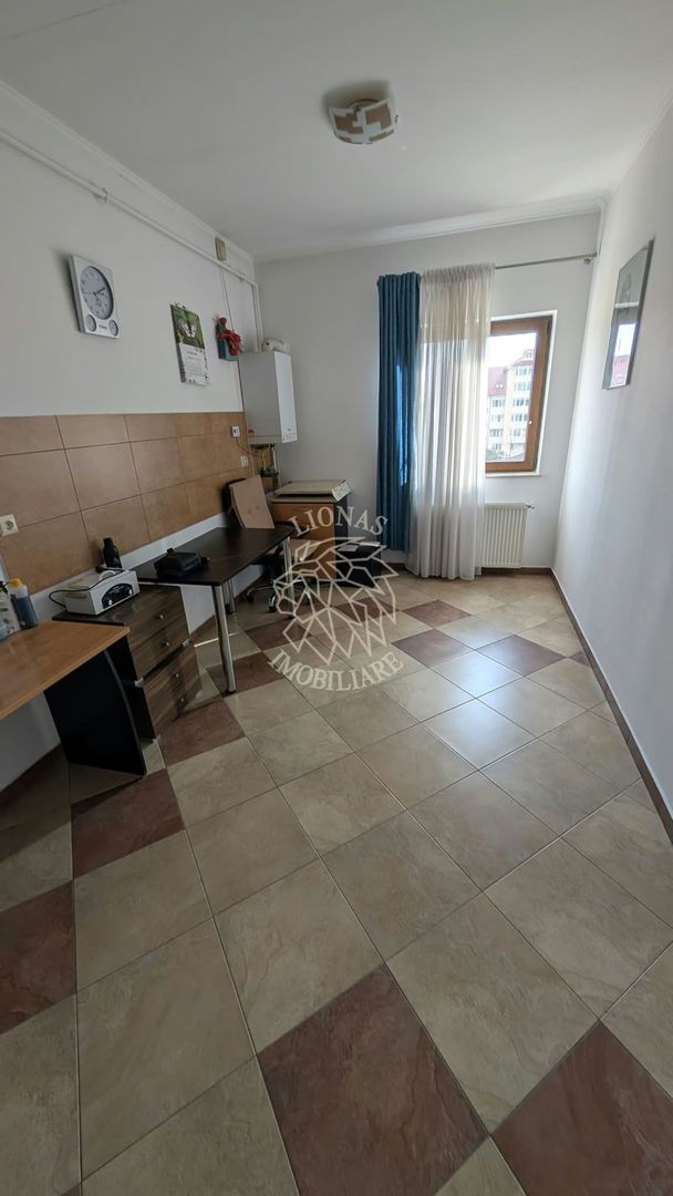 Apartament 47 mp con.-etaj 3-parcare-balcon-Zona Hotel Diana - Poză 2