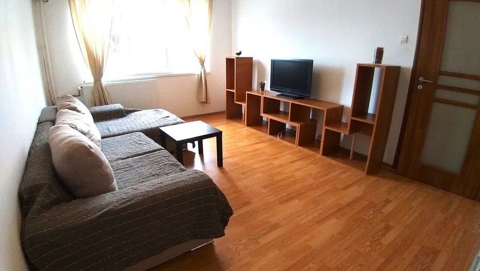 AP. 2 CAMERE TITAN, BLOC REABILITAT, METROU 10 MIN, BUCATARIE INCHISA - Poză 1