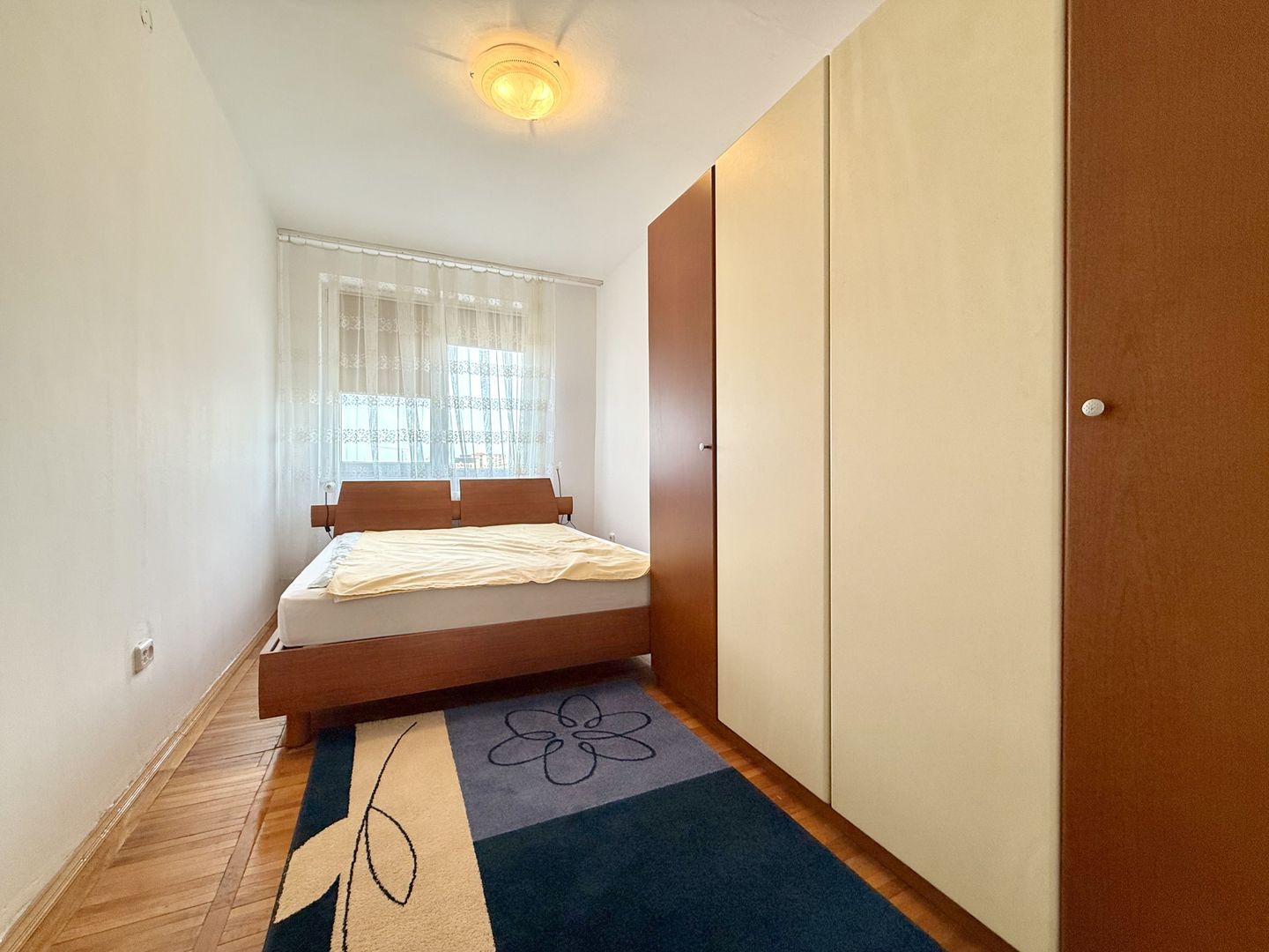 Apartament cu 3 camere zona Central - Medicină - Poză 9