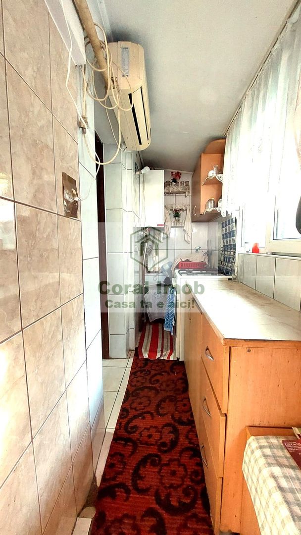 Vanzare casa 6 camere, 3 bai, 3 bucatarii, 2 centrale,  curte individu - Poză 18