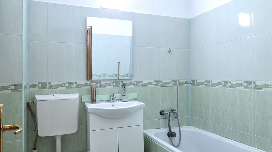 Apartament cu 3 camere, etaj 8, mobilat și utilat, zona GARĂ; - Poză 12
