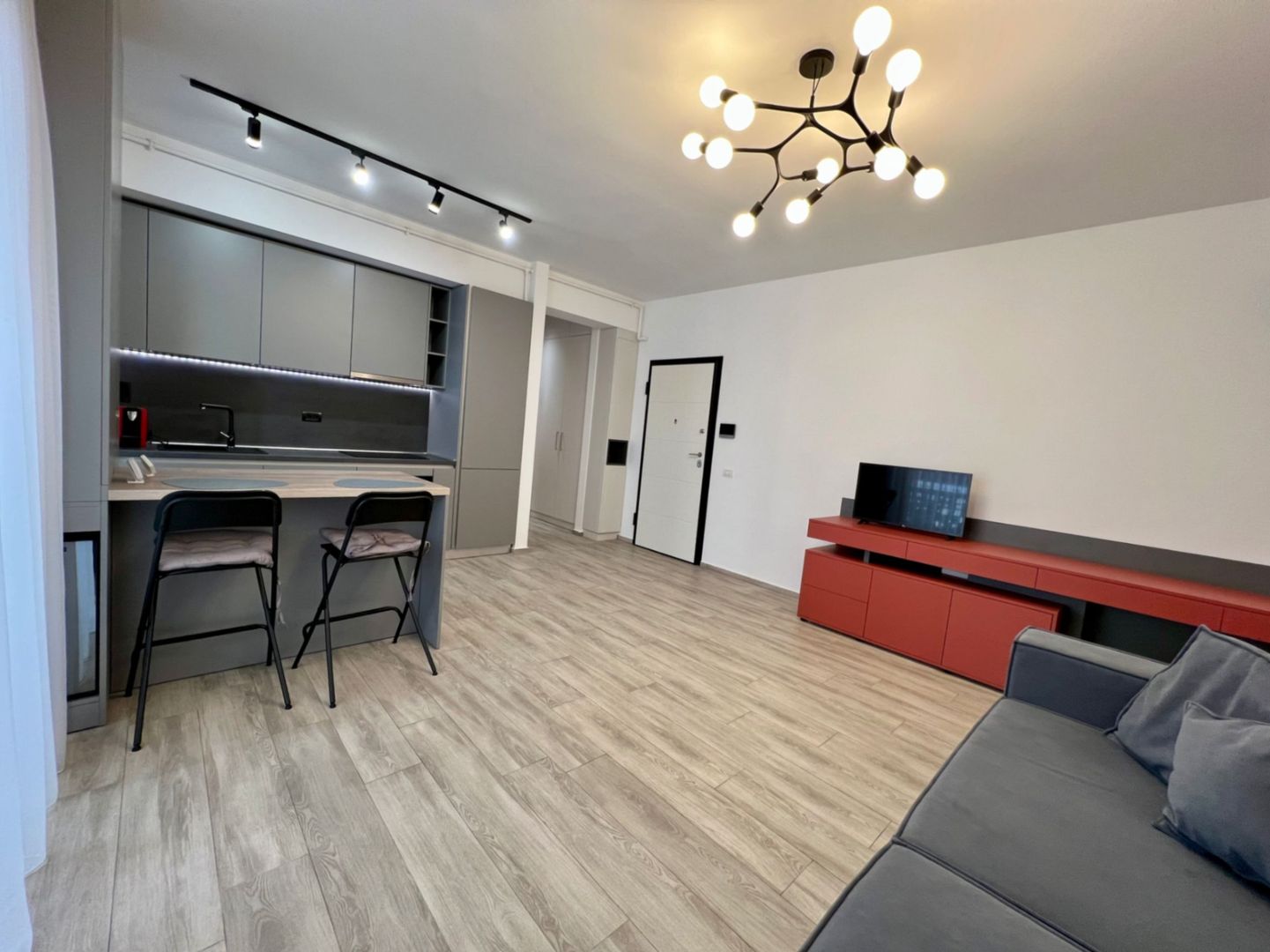 2 Camere | Parcare | Mobilat + Utilat | Future Residence | COMISION 0% - Poză 3