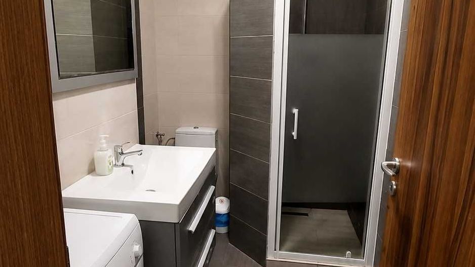 Apartament 2 camere ultracentral în Mamaia, zona Rex, parcare privată - Poză 3