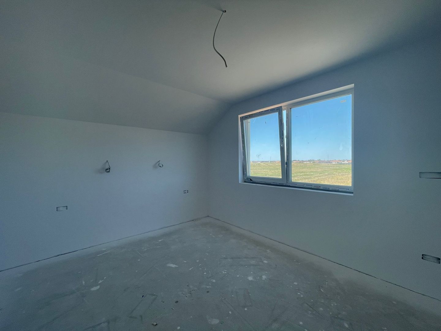 Duplex despartit prin baie | 3 camere | Super Preț | Urseni - Poză 9