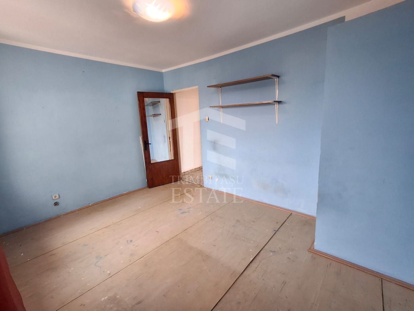 Apartament de vanzare 2 camere decomandat   Luica 35. - Poză 1