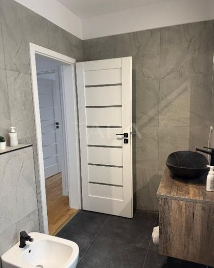 Duplex ultra-finisat cu grădină și terasă rooftop - stradă privată. - Poză 9