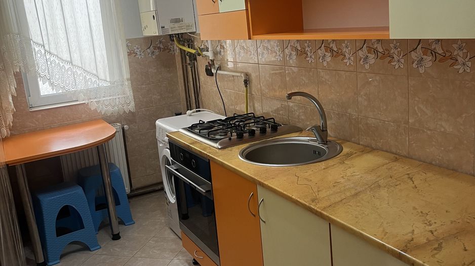 Apartament de închiriat cu 2 camere, în centrul orașului Covasna. - Poză 5