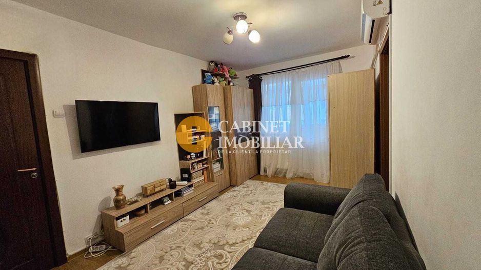 3 Camere semidecomandat, etaj intermediar-Zona Alexandru cel Bun - Poză 1