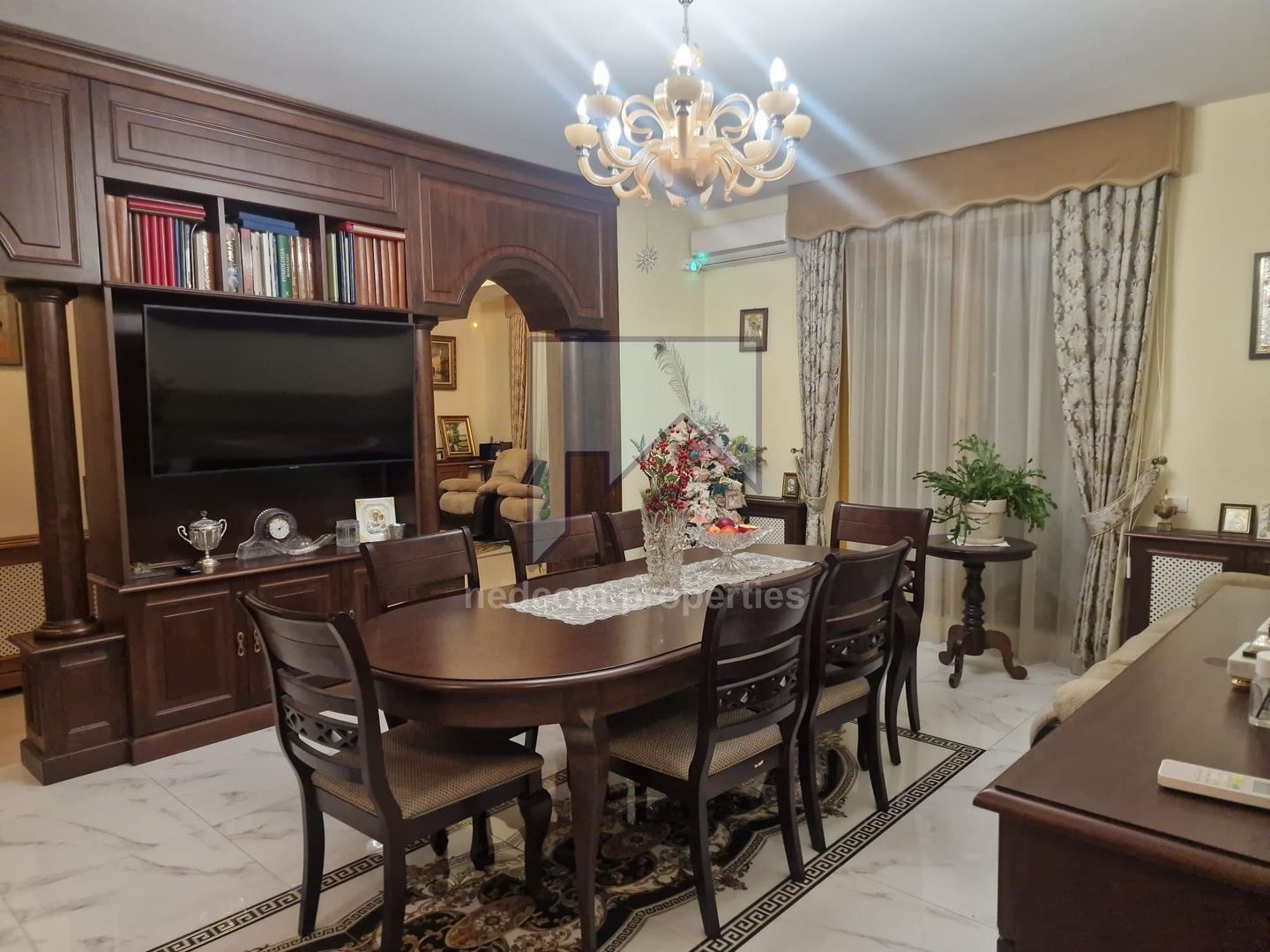 Vanzare Apartament lux de 3 camere in zona Jiului - Poză 1