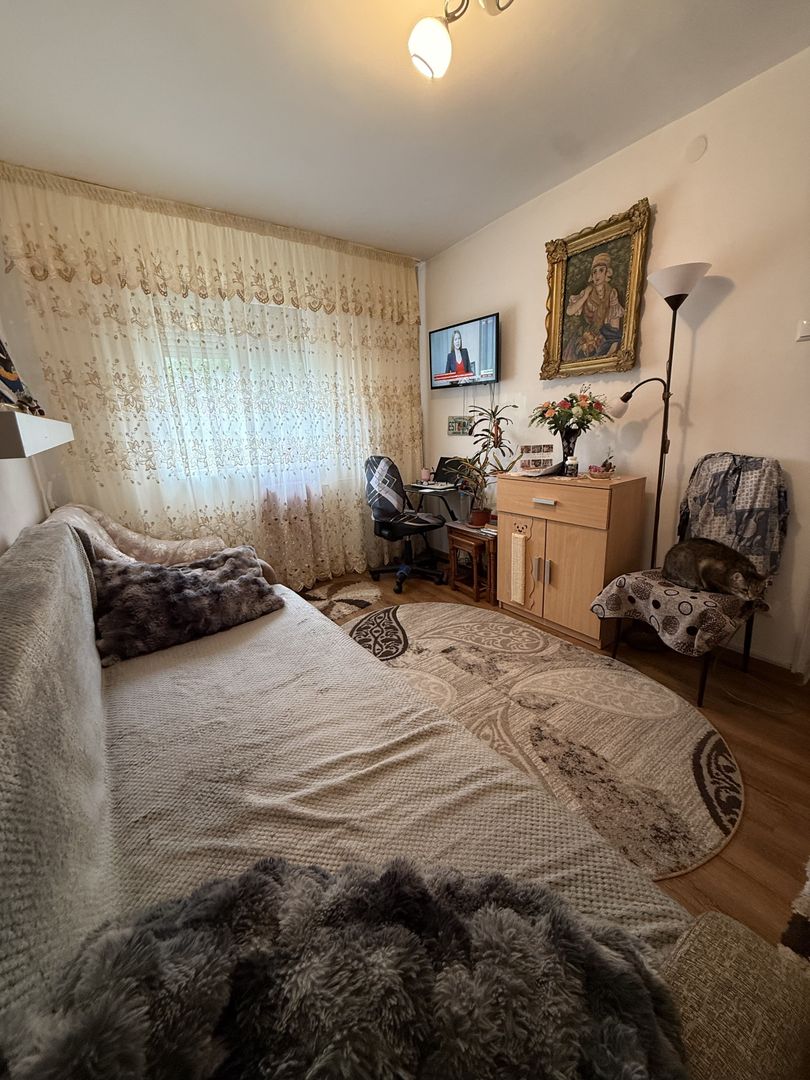 Garsoniera in zona Rogerius - Poză 4