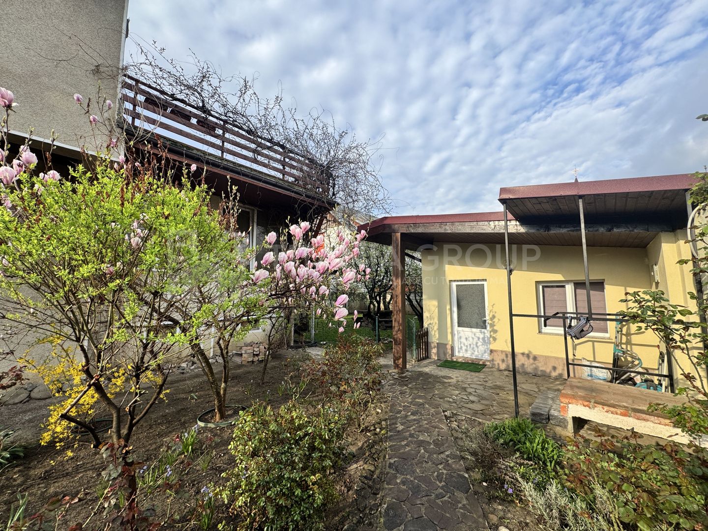 Casă individuală, cu garaj, teren 496 mp - zona Bartolomeu - Poză 2