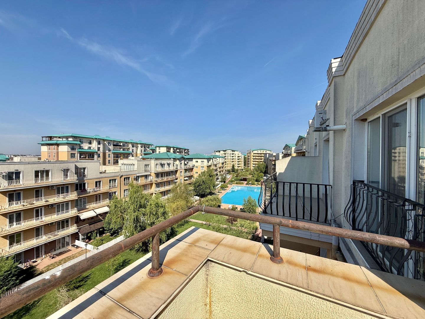 COSMOPOLIS - Apartament cu 3 camere, mobilat si utilat + 2 parcari - Poză 15