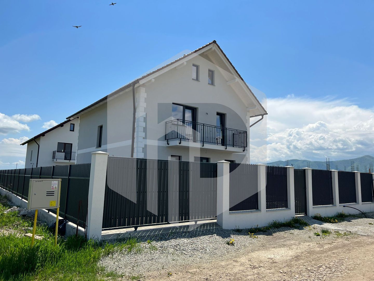 Casa Single Cristian | 4 Camere | 570mp de  Gradina - Poză 1