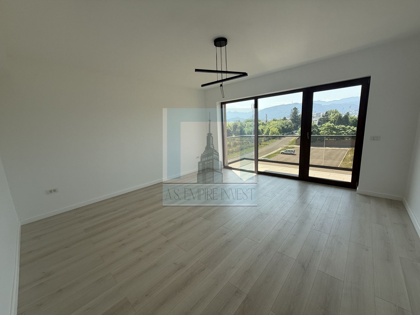Apartament 3 camere, parcare, boxa, terasa de 274 mp-zona Bartolomeu - Poză 1