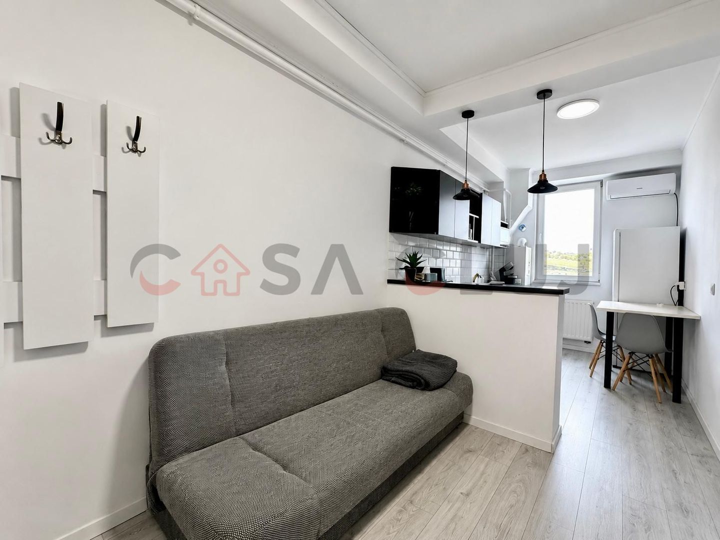 2 camere, la cheie, Iris - Poză 2