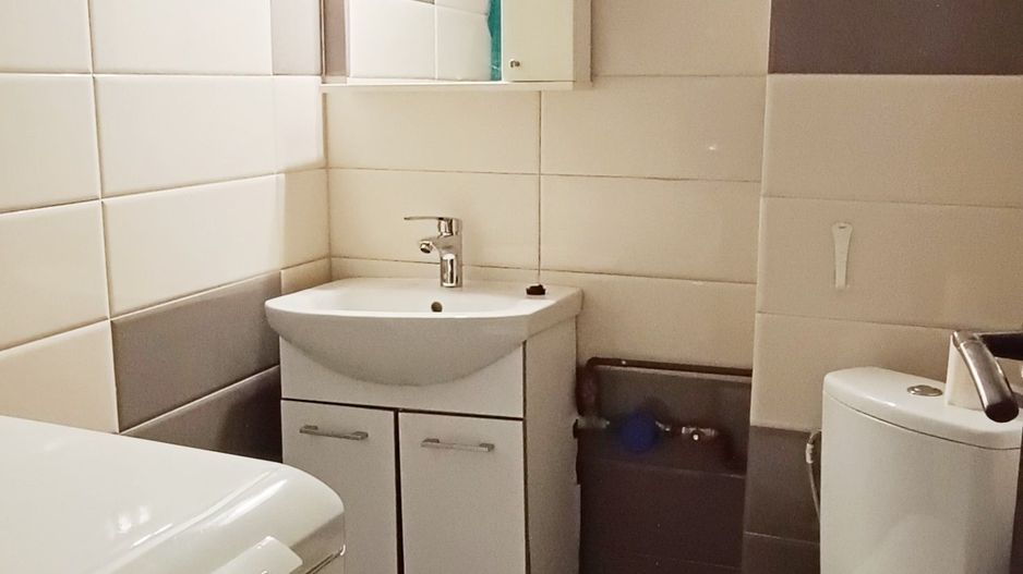 Apartament cu 3 camere pretabil birou sau locuinta in Brasov - Poză 8