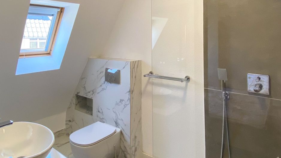 Apartament de lux cu 4 camere la mansardă - Poză 10