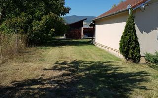 Casă de închiriat, 3 camere, cu terasă și garaj, Partoș - Poză 2