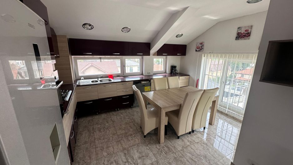 De vanzare! Apartament frumos și spatios in Zorilor - Poză 1