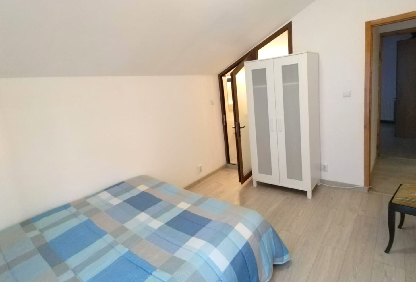 Vilă spațioasă de închiriat 6 camere piscină încălzită zona de Nord - Poză 15