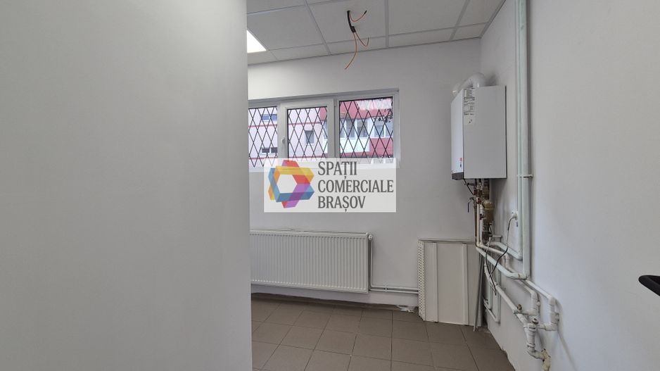 Spatiu comercial de inchiriat Brasov cu vad - 202 mp - Poză 8