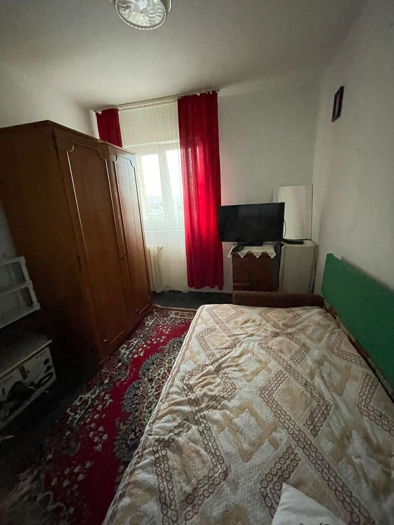 Apartament cu 4 camere de vanzare, Zona Cetate - Poză 4