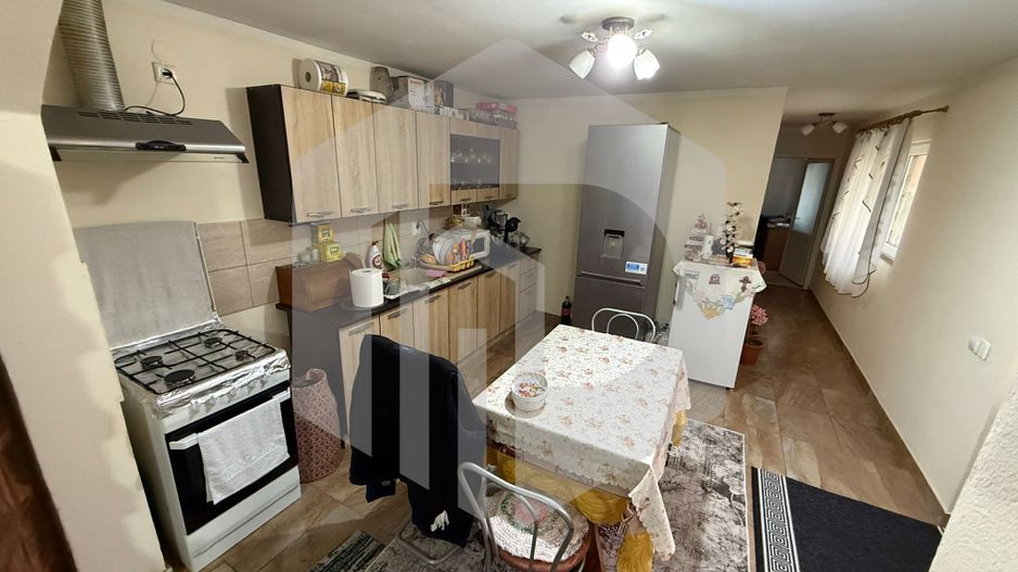 Casa individuala } Orlat | 250 mp Teren | Terasa inchisa - Poză 4