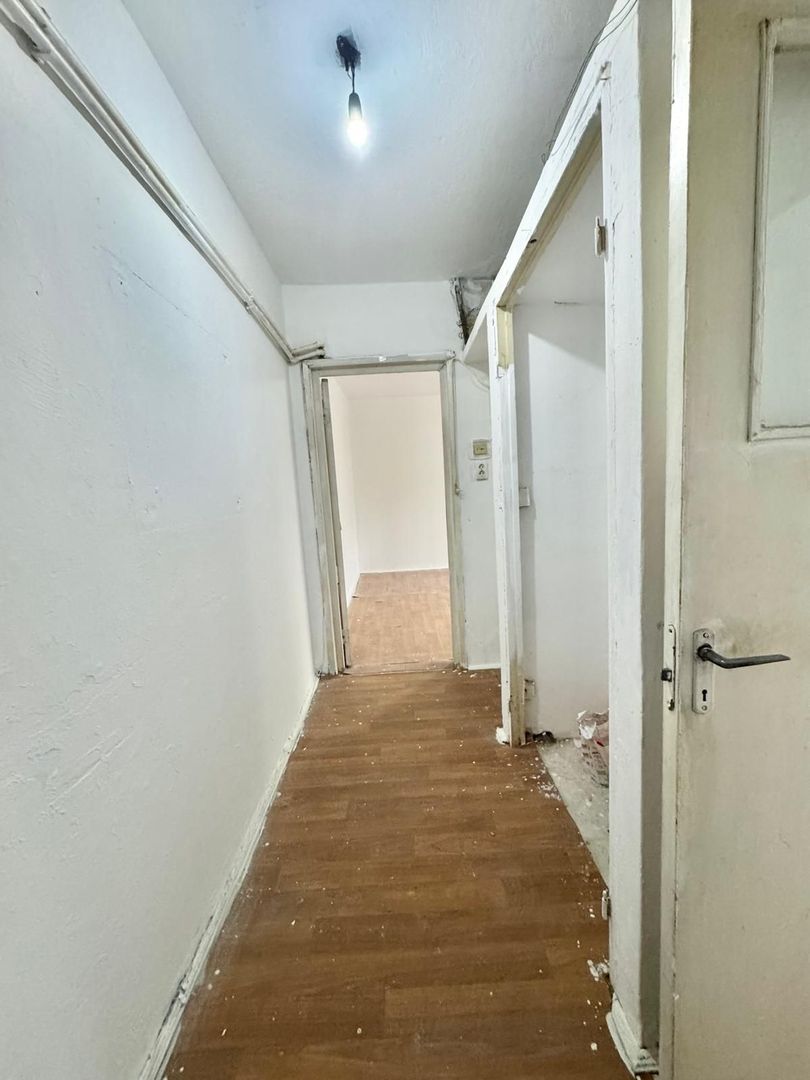 Apartament 2 camere de vânzare, Strada Tineretului, etaj 2 - Poză 1