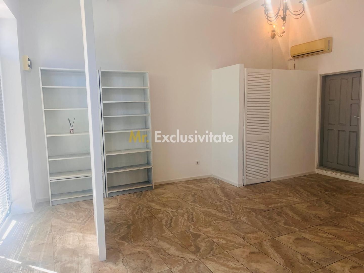 Spatiu stradal, central, cu vad comercial si vizibilitate excelenta - Poză 17