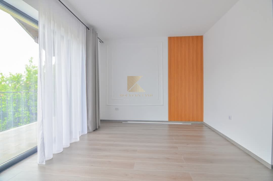 Casa noua tip duplex, 2 dormitoare cu 2 bai, curte, Sacele, PETFRIENDL - Poză 15
