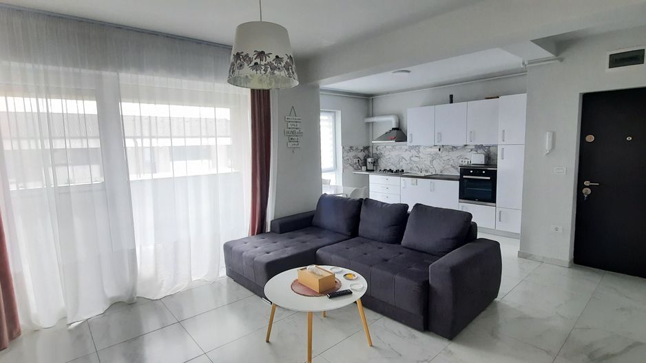 Apartament cu 2 camere si  2 locuri de parcare - Poză 1