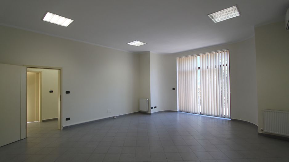 Birouri în vila - zona Balcescu - Poză 26