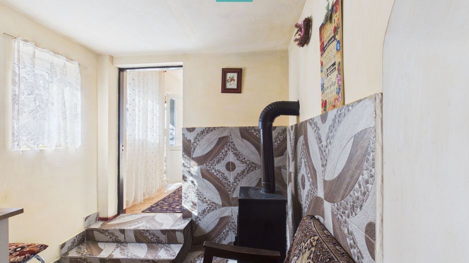 Casă cu 3 camere din văiugă în Macea - Poză 7