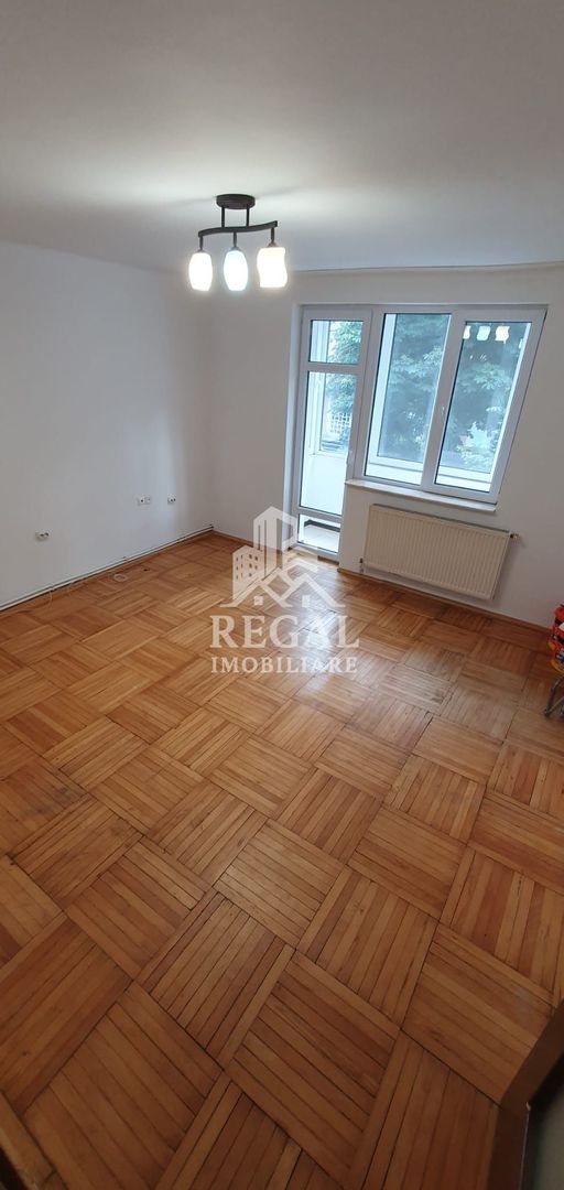 Apartament 2 camere- Zona Centrală (In spate la Caffe Bar Rafaello) - Poză 1