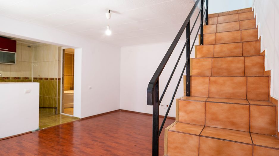 Casă de vânzare – 181 mp, 3 apartamente, 9 camere – București - Poză 8