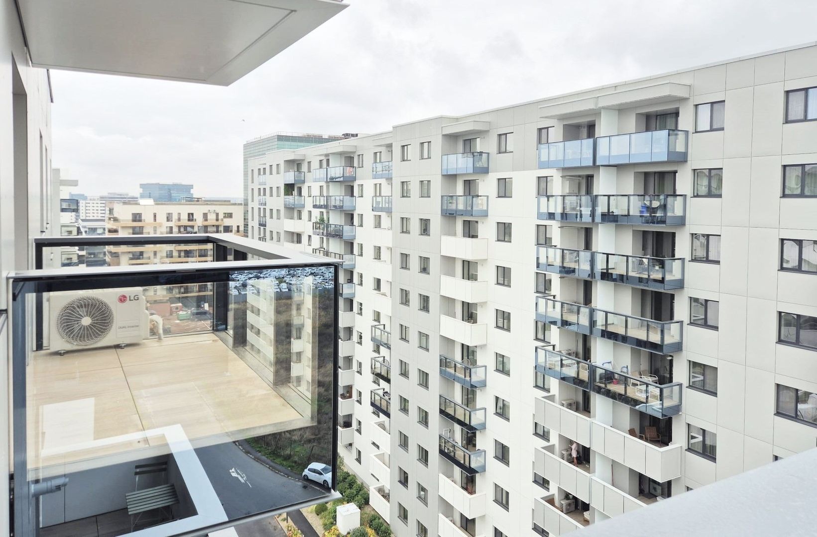 COMISION 0% Garsoniera 41mp CortinaNorth, loc parcare subteran, prima inchiriere - Poză 2