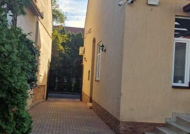 Casa, 308,8mp, situata ultracentral in Satu Mare - Poză 6